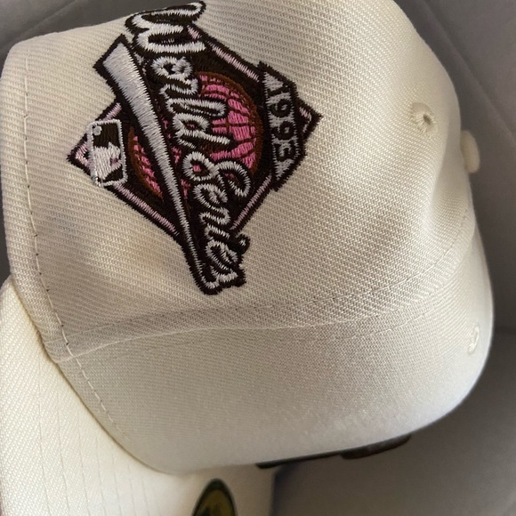 PHILADELPHIA PHILLIES “NEOPOLITAN” HAT (LIDSHATDROP) - Picture 4 of 6